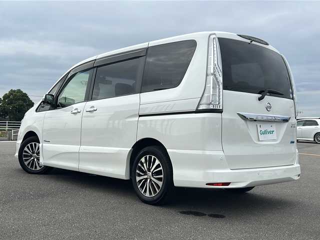 日産 セレナ HWS S HV Vセレ +Sefty 佐賀県 2015(平27)年 10.5万km ブリリアントホワイトパール 社外メモリーナビゲーション/・フルセグTV/CD/DVD/SD/Bluetooth/アラウンドビューモニター/前後ドライブレコーダー/ETC/両側パワースライドドア/後席エアコン/後席サンシェード/ISOFIX対応/革巻きステアリング/純正16インチアルミホイール/純正LEDヘッドライト/純正フォグランプ/純正ドアバイザ―/新車保証書/取扱説明書/クルーズコントロール/レーンディパーチャーワーニング/エマージェンシーブレーキ