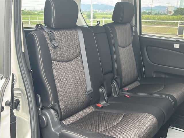 日産 セレナ HWS S HV Vセレ +Sefty 佐賀県 2015(平27)年 10.5万km ブリリアントホワイトパール 社外メモリーナビゲーション/・フルセグTV/CD/DVD/SD/Bluetooth/アラウンドビューモニター/前後ドライブレコーダー/ETC/両側パワースライドドア/後席エアコン/後席サンシェード/ISOFIX対応/革巻きステアリング/純正16インチアルミホイール/純正LEDヘッドライト/純正フォグランプ/純正ドアバイザ―/新車保証書/取扱説明書/クルーズコントロール/レーンディパーチャーワーニング/エマージェンシーブレーキ