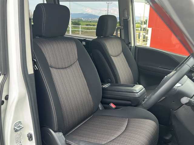 日産 セレナ HWS S HV Vセレ +Sefty 佐賀県 2015(平27)年 10.5万km ブリリアントホワイトパール 社外メモリーナビゲーション/・フルセグTV/CD/DVD/SD/Bluetooth/アラウンドビューモニター/前後ドライブレコーダー/ETC/両側パワースライドドア/後席エアコン/後席サンシェード/ISOFIX対応/革巻きステアリング/純正16インチアルミホイール/純正LEDヘッドライト/純正フォグランプ/純正ドアバイザ―/新車保証書/取扱説明書/クルーズコントロール/レーンディパーチャーワーニング/エマージェンシーブレーキ
