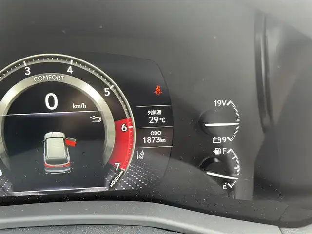 レクサス ＬＸ 600 神奈川県 2024(令6)年 0.2万km ソニッククォーツ １オーナー/サンルーフ/モデリスタエアロ/クールBOX/デジタルインナーミラー/ワイヤレススマホ充電/ヘーゼル本革シート/・前席パワーシート/・ヒーター＆ベンチレーター（1.2列目）/ステアリングヒーター/レクサスセーフティ＋/・プリクラッシュセーフティ/・レーントレーシングアシスト/・レーダークルーズコントロール/・アダプティブハイビーム/ビルトイン２．０ETC/前後ドライブレコーダー/純正フロアマット/イージークローザードア/スマートキーX2、カードキー/新車時手帳・取説