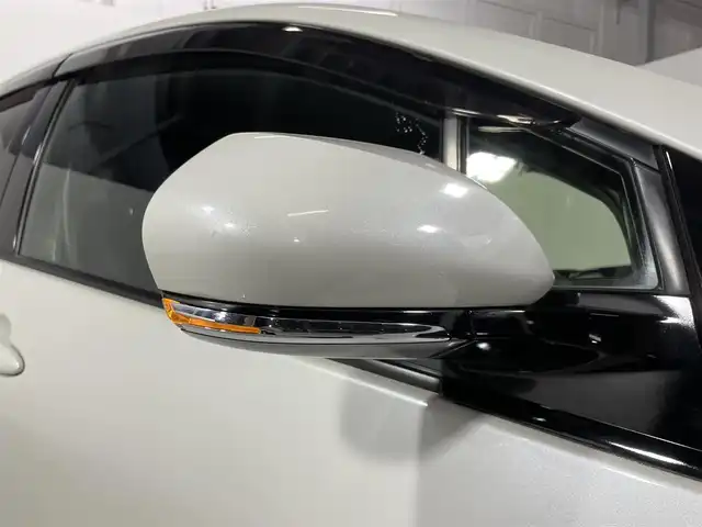 トヨタ プリウス ＰＨＶ A ユーティリティプラス 大阪府 2018(平30)年 8.8万km ホワイトパールクリスタルシャイン フルセグテレビ/バックカメラ/ウィンカーミラー/クルーズコントロール/プッシュスタート/ETC/純正大型ナビ/衝突軽減/クルーズコントロール/コーナーセンサー/ブラインドスポットモニター/電動ミラー/フォグランプ/純正アルミホイール