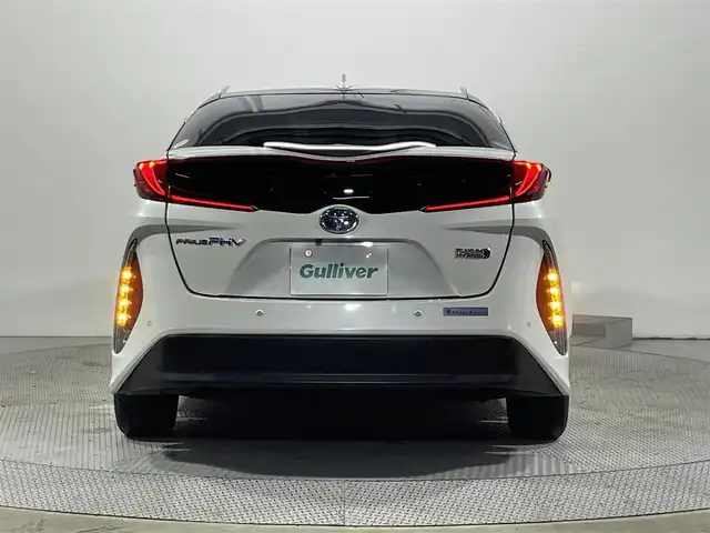 トヨタ プリウス ＰＨＶ A ユーティリティプラス 大阪府 2018(平30)年 8.8万km ホワイトパールクリスタルシャイン フルセグテレビ/バックカメラ/ウィンカーミラー/クルーズコントロール/プッシュスタート/ETC/純正大型ナビ/衝突軽減/クルーズコントロール/コーナーセンサー/ブラインドスポットモニター/電動ミラー/フォグランプ/純正アルミホイール