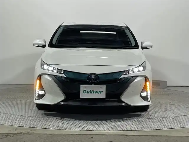 トヨタ プリウス ＰＨＶ A ユーティリティプラス 大阪府 2018(平30)年 8.8万km ホワイトパールクリスタルシャイン フルセグテレビ/バックカメラ/ウィンカーミラー/クルーズコントロール/プッシュスタート/ETC/純正大型ナビ/衝突軽減/クルーズコントロール/コーナーセンサー/ブラインドスポットモニター/電動ミラー/フォグランプ/純正アルミホイール