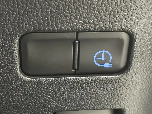 トヨタ プリウス ＰＨＶ A ユーティリティプラス 大阪府 2018(平30)年 8.8万km ホワイトパールクリスタルシャイン フルセグテレビ/バックカメラ/ウィンカーミラー/クルーズコントロール/プッシュスタート/ETC/純正大型ナビ/衝突軽減/クルーズコントロール/コーナーセンサー/ブラインドスポットモニター/電動ミラー/フォグランプ/純正アルミホイール