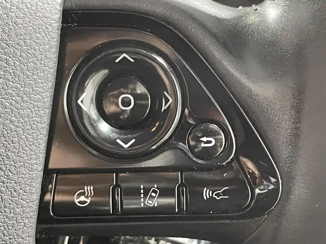 トヨタ プリウス ＰＨＶ A ユーティリティプラス 大阪府 2018(平30)年 8.8万km ホワイトパールクリスタルシャイン フルセグテレビ/バックカメラ/ウィンカーミラー/クルーズコントロール/プッシュスタート/ETC/純正大型ナビ/衝突軽減/クルーズコントロール/コーナーセンサー/ブラインドスポットモニター/電動ミラー/フォグランプ/純正アルミホイール