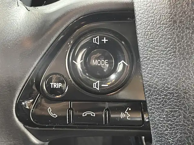トヨタ プリウス ＰＨＶ A ユーティリティプラス 大阪府 2018(平30)年 8.8万km ホワイトパールクリスタルシャイン フルセグテレビ/バックカメラ/ウィンカーミラー/クルーズコントロール/プッシュスタート/ETC/純正大型ナビ/衝突軽減/クルーズコントロール/コーナーセンサー/ブラインドスポットモニター/電動ミラー/フォグランプ/純正アルミホイール