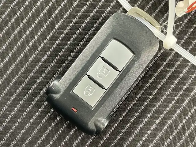 日産 デイズ ルークス ハイウェイスターX 栃木県 2019(令1)年 3.1万km スターリングシルバーM 純正メモリナビ/（CD/DVD/フルセグTV/Bluetooth/SD/AUX）/全方位カメラ/純正サイド・リアエアロ/コーナーセンサー/前方ドライブレコーダー/片側パワースライドドア/禁煙車/オートライト/LEDヘッドライト/横滑り防止装置/Fフォグランプ/ドアバイザー/ウィンカーミラー/サーキュレーター/スマートキー/プッシュスタート/アイドリングストップ/純正14インチアルミホイール/純正フロアマット