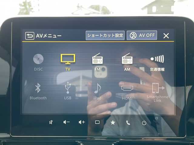 スズキ フロンクス 富山県 2024(令6)年 1.7万km 白Ⅱ 禁煙車/４ＷＤ/ワンオーナー/純正9インチディスプレイオーディオ/全方位カメラ/フルセグＴＶ/レーダークルーズコントロール/レーンキープアシスト/衝突軽減ブレーキ/ブラインドスポットモニター/コーナーセンサー/ＭＴモード付ＡＴ/ダウンヒルアシストコントロール/純正フロアマット/純正アルミホイール/シートヒーター/オートライト/ETC/スマートキー/スペアキー/保証書・記録簿/取扱説明書