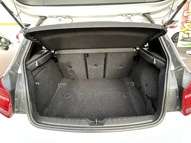 ＢＭＷ Ｍ１３５ｉ 宮城県 2012(平24)年 10.1万km アルピンホワイトⅢ ・純正ナビ/(Bluetooth/CD/DVD/USB/AUX)/・アイドリングストップ/・革ステアリング/・ステアリングスイッチ/・MTモード/・革シート/・前席シートヒーター/・前席パワーシート/・D席メモリーシート/・ETC/・ISOFIX/・HIDライト/・リアフォグランプ/・オートハイビーム/・リアプライバシーガラス/・横滑り防止装置/・W+サイドエアバッグ/ABS/・純正18インチアルミホイール/・フロアマット/・スマートキー/・プッシュスタート/・スペアキー×1/・保証書/・取扱説明書