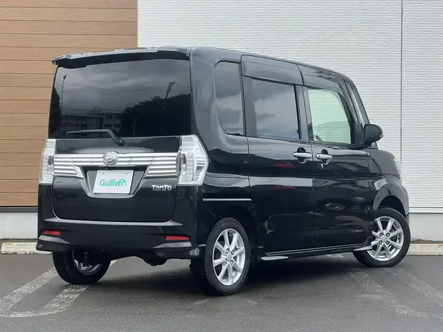 ダイハツ タント カスタム X 秋田県 2018(平30)年 6.6万km ブラックマイカメタリック ４WD/片側パワースライドドア/LEDヘッドライト/社外SDナビ（DVD再生不可能）/ワンセグ/バックカメラ/ダイハツ純正１４インチアルミ（夏タイヤ装着）/スマートキー/アイドリングストップ/プッシュスタート/運転席シートヒーター/ETC/ステアリングスイッチ/社外フロアマット/社外ドアバイザー/オートライト/オートエアコン/パワーステアリング/パワーウィンドウ/横滑り防止/盗難防止装置/寒冷地仕様/電動格納ウィンカーミラー/保証書/取扱説明書/記録簿/スペアキー×１