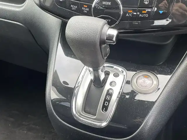 日産 セレナ ハイウェイスター Sハイブリッド 東京都 2013(平25)年 4.9万km オーロラモーヴ 純正ナビ（MM112-W）/CD/AM/FM/SD/iPod/TV/AUX/バックカメラ/左側パワースライドドア/クルーズコントロール/前後ドライブレコーダー（WHSR-510)/純正16インチAW/プッシュスタート/スマートキー