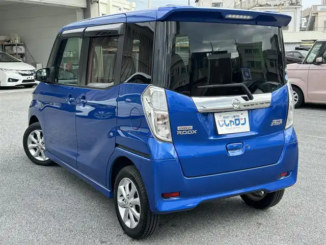 日産 デイズ ルークス ハイウェイスターX 沖縄県 2017(平29)年 5.4万km オーシャンブルーP (株)IDOMが運営する【じしゃロンコザ店】の自社ローン専用車両になりますこちらは現金またはオートローンご利用時の価格です。自社ローンご希望の方は別途その旨お申付け下さい/ＥＴＣ　/ドライブレコーダー　/全方位カメラ　/片側パワースライドドア　/純正フロアマット　/横滑り防止装置　/オートマチックハイビーム　/衝撃軽減ブレーキ　/スマートキー　/プッシュスタート　/スペアキー