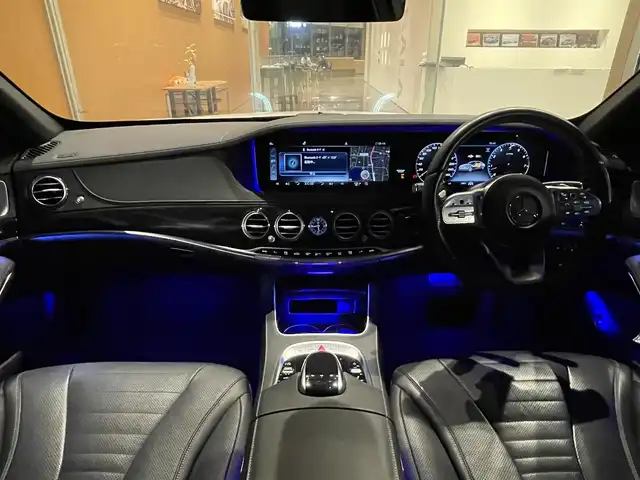 メルセデス・ベンツ Ｓ５６０Ｌ スポーツリミテッド 鹿児島県 2020(令2)年 1.3万km ダイヤモンドホワイト 純正HDDナビ/全方位カメラ/Bluetoothオーディオ/アダブティブクルーズコントロール/サンルーフ/黒革シート/全席シートヒーター/エアシート/全席パワーシート/純正2.0ETC/純正エアサスペンション/全ドアイージークローザー/アクティブブレーキアシスト/レーンチェンジアシスト/ブラインドスポットアシスト/アイドリングストップ/電動リアゲート/前後コーナーセンサー/純正フロアマット/パドルシフト/保証書/取扱説明書/スペアキー1本(スマートキー)