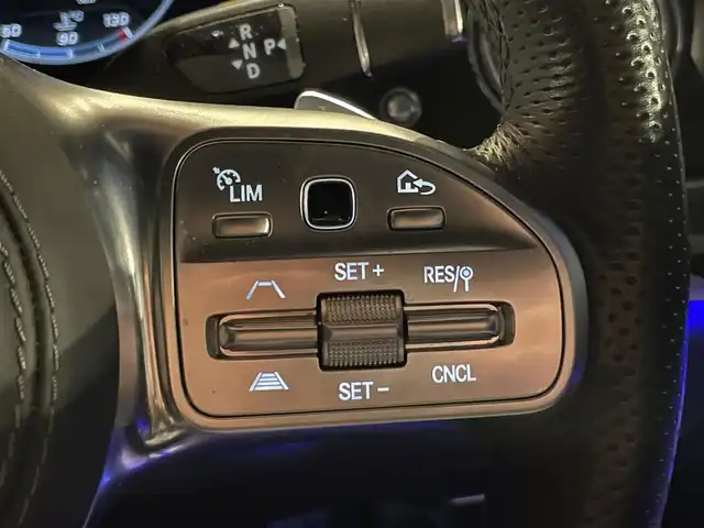 メルセデス・ベンツ Ｓ５６０Ｌ スポーツリミテッド 鹿児島県 2020(令2)年 1.3万km ダイヤモンドホワイト 純正HDDナビ/全方位カメラ/Bluetoothオーディオ/アダブティブクルーズコントロール/サンルーフ/黒革シート/全席シートヒーター/エアシート/全席パワーシート/純正2.0ETC/純正エアサスペンション/全ドアイージークローザー/アクティブブレーキアシスト/レーンチェンジアシスト/ブラインドスポットアシスト/アイドリングストップ/電動リアゲート/前後コーナーセンサー/純正フロアマット/パドルシフト/保証書/取扱説明書/スペアキー1本(スマートキー)