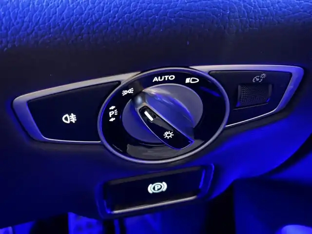 メルセデス・ベンツ Ｓ５６０Ｌ スポーツリミテッド 鹿児島県 2020(令2)年 1.3万km ダイヤモンドホワイト 純正HDDナビ/全方位カメラ/Bluetoothオーディオ/アダブティブクルーズコントロール/サンルーフ/黒革シート/全席シートヒーター/エアシート/全席パワーシート/純正2.0ETC/純正エアサスペンション/全ドアイージークローザー/アクティブブレーキアシスト/レーンチェンジアシスト/ブラインドスポットアシスト/アイドリングストップ/電動リアゲート/前後コーナーセンサー/純正フロアマット/パドルシフト/保証書/取扱説明書/スペアキー1本(スマートキー)