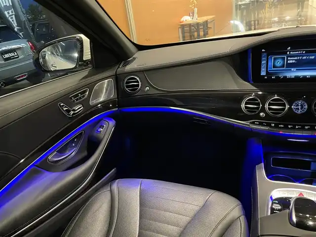 メルセデス・ベンツ Ｓ５６０Ｌ スポーツリミテッド 鹿児島県 2020(令2)年 1.3万km ダイヤモンドホワイト 純正HDDナビ/全方位カメラ/Bluetoothオーディオ/アダブティブクルーズコントロール/サンルーフ/黒革シート/全席シートヒーター/エアシート/全席パワーシート/純正2.0ETC/純正エアサスペンション/全ドアイージークローザー/アクティブブレーキアシスト/レーンチェンジアシスト/ブラインドスポットアシスト/アイドリングストップ/電動リアゲート/前後コーナーセンサー/純正フロアマット/パドルシフト/保証書/取扱説明書/スペアキー1本(スマートキー)