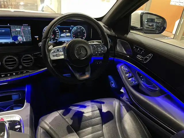 メルセデス・ベンツ Ｓ５６０Ｌ スポーツリミテッド 鹿児島県 2020(令2)年 1.3万km ダイヤモンドホワイト 純正HDDナビ/全方位カメラ/Bluetoothオーディオ/アダブティブクルーズコントロール/サンルーフ/黒革シート/全席シートヒーター/エアシート/全席パワーシート/純正2.0ETC/純正エアサスペンション/全ドアイージークローザー/アクティブブレーキアシスト/レーンチェンジアシスト/ブラインドスポットアシスト/アイドリングストップ/電動リアゲート/前後コーナーセンサー/純正フロアマット/パドルシフト/保証書/取扱説明書/スペアキー1本(スマートキー)