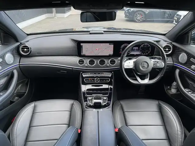 メルセデス・ベンツ Ｍ・ベンツ Ｅ２２０ｄ アバンギャルド AMGライン 山梨県 2019(令1)年 2.9万km オブシディアンブラック 後期　/レザーＥＸＣ　/ＳＲ　/黒革　/パヒュームＡ　/ＨＵＤ　/純正ＨＤＤナビ　/全周囲カメラ　/マルチアンビエントＬ　/フルセグ　/カープレイ　/ＡＣＣ　/ＬＫＡ　/ＢＳＡ　/パイロットＡ　/全席シートＨ　/Ｐトランク　/Ｐシート