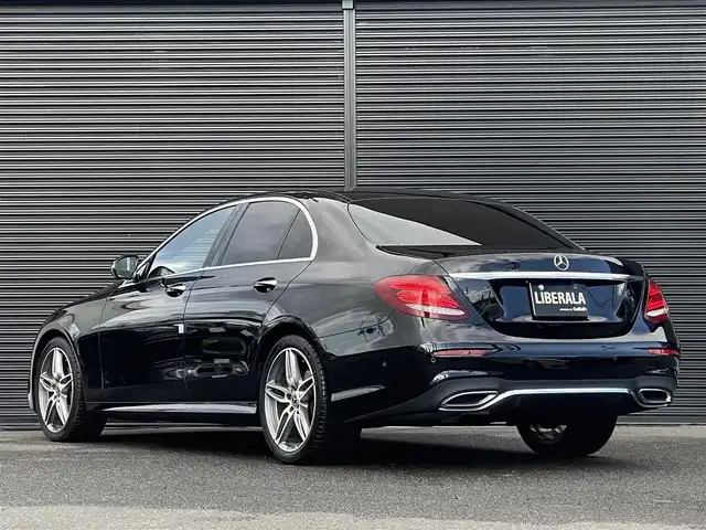 メルセデス・ベンツ Ｍ・ベンツ Ｅ２２０ｄ アバンギャルド AMGライン 山梨県 2019(令1)年 2.9万km オブシディアンブラック 後期　/レザーＥＸＣ　/ＳＲ　/黒革　/パヒュームＡ　/ＨＵＤ　/純正ＨＤＤナビ　/全周囲カメラ　/マルチアンビエントＬ　/フルセグ　/カープレイ　/ＡＣＣ　/ＬＫＡ　/ＢＳＡ　/パイロットＡ　/全席シートＨ　/Ｐトランク　/Ｐシート