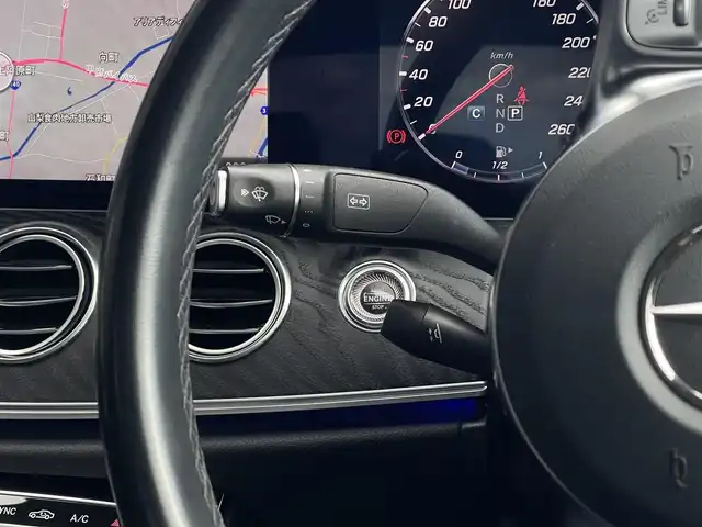 メルセデス・ベンツ Ｍ・ベンツ Ｅ２２０ｄ アバンギャルド AMGライン 山梨県 2019(令1)年 2.9万km オブシディアンブラック 後期　/レザーＥＸＣ　/ＳＲ　/黒革　/パヒュームＡ　/ＨＵＤ　/純正ＨＤＤナビ　/全周囲カメラ　/マルチアンビエントＬ　/フルセグ　/カープレイ　/ＡＣＣ　/ＬＫＡ　/ＢＳＡ　/パイロットＡ　/全席シートＨ　/Ｐトランク　/Ｐシート