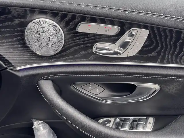 メルセデス・ベンツ Ｍ・ベンツ Ｅ２２０ｄ アバンギャルド AMGライン 山梨県 2019(令1)年 2.9万km オブシディアンブラック 後期　/レザーＥＸＣ　/ＳＲ　/黒革　/パヒュームＡ　/ＨＵＤ　/純正ＨＤＤナビ　/全周囲カメラ　/マルチアンビエントＬ　/フルセグ　/カープレイ　/ＡＣＣ　/ＬＫＡ　/ＢＳＡ　/パイロットＡ　/全席シートＨ　/Ｐトランク　/Ｐシート