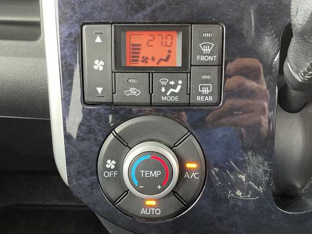 ダイハツ タント 秋田県 2016(平28)年 5.3万km ブライトシルバーメタリック ・エンジンスタートボタン/・社外ナビ/・フルセグTV/・Bluetooth/・ETC/・両側パワースライドドア/・コーナーセンサー/・ハーフレザーシート/・オートライト/・ドラレコ/・スペアキー