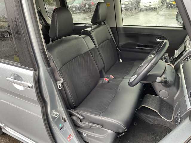 ダイハツ タント 秋田県 2016(平28)年 5.3万km ブライトシルバーメタリック ・エンジンスタートボタン/・社外ナビ/・フルセグTV/・Bluetooth/・ETC/・両側パワースライドドア/・コーナーセンサー/・ハーフレザーシート/・オートライト/・ドラレコ/・スペアキー