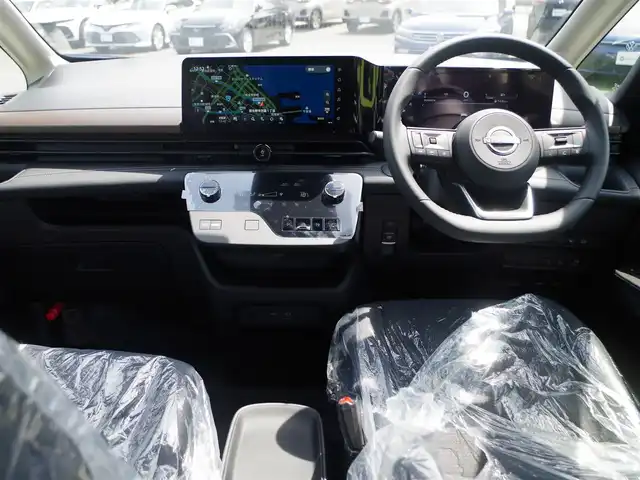 日産 セレナ e－パワー ハイウェイスター V 千葉県 2025(令7)年 0.1万km未満 プリズムホワイト e-POWER　ハイウエイスターV　ヘッドランプ オートレベライザー+アダプティブLEDヘッドライトシステム+インテリジェント アラウンドビューモニター（移動物 検知機能付）+インテリジェント ルームミラー+アドバンスドドライブアシストディスプレイ（12.3インチカラーディスプレイ）+統合型インターフェースディスプレイ+ワイヤレス充電器+6スピーカー+NissanConnectナビゲーションシステム（地デジ内蔵）+車載通信ユニット（TCU［Telematics Control Unit］）+ETC2.0ユニット（ビルトインタイプ）+ドライブレコーダー（前後セット）+プロパイロット（ナビリンク機能付）+プロパイロット緊急停止支援システム（SOSコール機能付）+SOSコール（488/400円）後席専用モニターHDMI NissanConnectナビ付車用(125/400円)/エマージェンシーブレーキ/プロパイロット/ハンズフリー両側パワースライドドア/純正コネクトナビ/地デジTV/【Bluetooth接続】/アラウンドビューモニター/インテリジェントルームミラー/ワイヤレス充電/ETC（2.0）/LEDヘッドライト/フォグライト/ウインカーミラー/純正16インチアルミホイル/インテリジェントキー