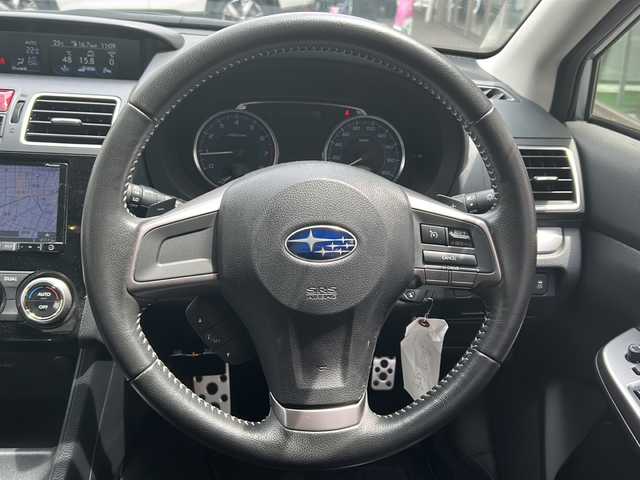 スバル インプレッサ Ｇ４ 2．0i－S 埼玉県 2016(平28)年 3.2万km アイスシルバーメタリック 登録時３１６１３km/ワンオーナー/フルセグ/純正ナビ（AVIC-RZ99）/・Bluetooth/・AM/・FM/・DVD/・HDMI/バックカメラ/ETC/パワーシート（D席＋N席）/クルーズコントロール/ABS/横滑り防止機能/アイドリングストップ/ヒルスタートアシスト/オートライト/レベライザー/パドルシフト/純正フロアマット/ウィンカー付き電動格納ミラー/純正アルミホイール17インチ/ドアバイザー/キーレスキー×2/取扱説明書/保証書