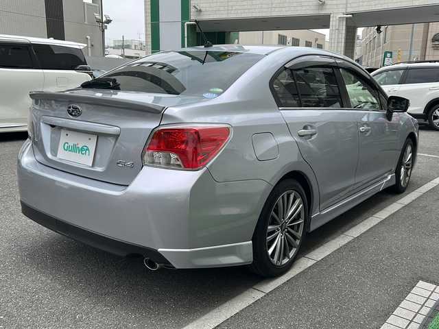 スバル インプレッサ Ｇ４ 2．0i－S 埼玉県 2016(平28)年 3.2万km アイスシルバーメタリック 登録時３１６１３km/ワンオーナー/フルセグ/純正ナビ（AVIC-RZ99）/・Bluetooth/・AM/・FM/・DVD/・HDMI/バックカメラ/ETC/パワーシート（D席＋N席）/クルーズコントロール/ABS/横滑り防止機能/アイドリングストップ/ヒルスタートアシスト/オートライト/レベライザー/パドルシフト/純正フロアマット/ウィンカー付き電動格納ミラー/純正アルミホイール17インチ/ドアバイザー/キーレスキー×2/取扱説明書/保証書