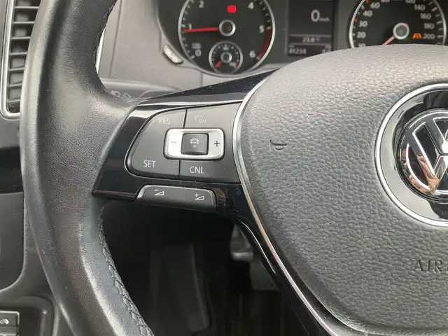 フォルクスワーゲン シャラン TDI ハイライン 熊本県 2020(令2)年 4.2万km ピュアホワイト ・スマートキー/・プッシュスタート/・フロントアシスト/・レーンキープアシスト/・リアトラフィックモニター/・ブラインドスポットモニター/・AFS/・ドライバーアラート/・両側パワースライドドア/・ハーフレザーシート/・前席シートヒーター /・純正メモリナビ/　【DVD・Bluetooth・USB・SD・MSV】/・フルセグTV/・バックカメラ/・ETC/・ドライブレコーダー(前後録画)/・パワーバックドア/・LEDヘッドランプ/・フォグランプ/・純正マット