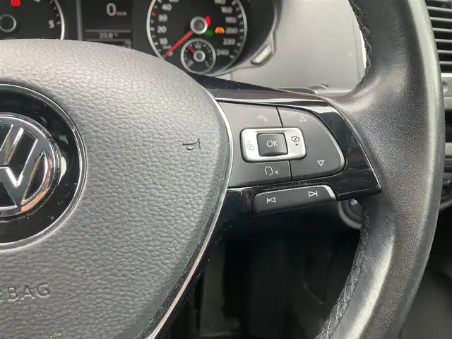 フォルクスワーゲン シャラン TDI ハイライン 熊本県 2020(令2)年 4.2万km ピュアホワイト ・スマートキー/・プッシュスタート/・フロントアシスト/・レーンキープアシスト/・リアトラフィックモニター/・ブラインドスポットモニター/・AFS/・ドライバーアラート/・両側パワースライドドア/・ハーフレザーシート/・前席シートヒーター /・純正メモリナビ/　【DVD・Bluetooth・USB・SD・MSV】/・フルセグTV/・バックカメラ/・ETC/・ドライブレコーダー(前後録画)/・パワーバックドア/・LEDヘッドランプ/・フォグランプ/・純正マット