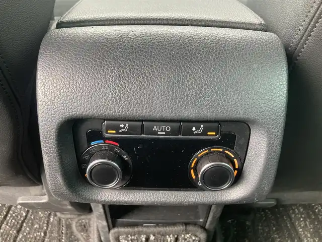 フォルクスワーゲン シャラン TDI ハイライン 熊本県 2020(令2)年 4.2万km ピュアホワイト ・スマートキー/・プッシュスタート/・フロントアシスト/・レーンキープアシスト/・リアトラフィックモニター/・ブラインドスポットモニター/・AFS/・ドライバーアラート/・両側パワースライドドア/・ハーフレザーシート/・前席シートヒーター /・純正メモリナビ/　【DVD・Bluetooth・USB・SD・MSV】/・フルセグTV/・バックカメラ/・ETC/・ドライブレコーダー(前後録画)/・パワーバックドア/・LEDヘッドランプ/・フォグランプ/・純正マット