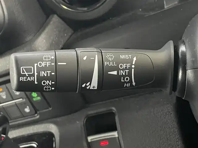 ホンダ Ｎ ＢＯＸ カスタム ターボ 滋賀県 2023(令5)年 0.8万km プラチナホワイトパール 純正9インチナビ/（BT/フルセグ/USB)/ホンダセンシング/・衝突軽減ブレーキ/・追従クルーズコントロール/・トラフィックジャムアシスト/・ブラインドスポットインフォメーション/・パーキングセンサーシステム/・路外逸脱抑制機能/・先行車発進告知/・標識認識機能/・前後誤発進抑制/・歩行者事故低減ステアリング/・オートハイビーム/LEDオートライト/両側電動スライドドア/ハーフレザーシート/シートヒーター/前後ドラレコ/電動パーキング/ブレーキホールド/ヒルスタートアシスト/パドルシフト/オートリトラミラー/ETC