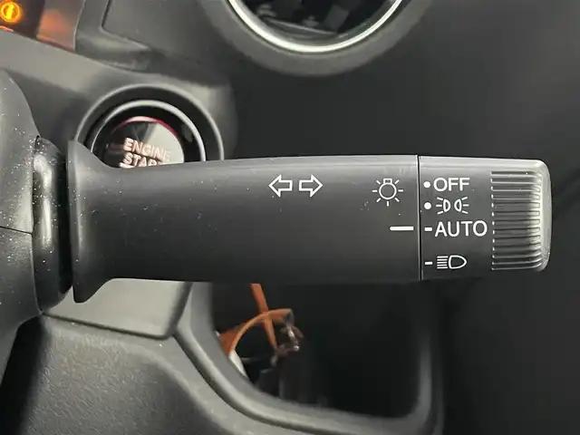 ホンダ Ｎ ＢＯＸ カスタム ターボ 滋賀県 2023(令5)年 0.8万km プラチナホワイトパール 純正9インチナビ/（BT/フルセグ/USB)/ホンダセンシング/・衝突軽減ブレーキ/・追従クルーズコントロール/・トラフィックジャムアシスト/・ブラインドスポットインフォメーション/・パーキングセンサーシステム/・路外逸脱抑制機能/・先行車発進告知/・標識認識機能/・前後誤発進抑制/・歩行者事故低減ステアリング/・オートハイビーム/LEDオートライト/両側電動スライドドア/ハーフレザーシート/シートヒーター/前後ドラレコ/電動パーキング/ブレーキホールド/ヒルスタートアシスト/パドルシフト/オートリトラミラー/ETC