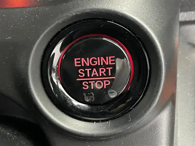 ホンダ Ｎ ＢＯＸ カスタム ターボ 滋賀県 2023(令5)年 0.8万km プラチナホワイトパール 純正9インチナビ/（BT/フルセグ/USB)/ホンダセンシング/・衝突軽減ブレーキ/・追従クルーズコントロール/・トラフィックジャムアシスト/・ブラインドスポットインフォメーション/・パーキングセンサーシステム/・路外逸脱抑制機能/・先行車発進告知/・標識認識機能/・前後誤発進抑制/・歩行者事故低減ステアリング/・オートハイビーム/LEDオートライト/両側電動スライドドア/ハーフレザーシート/シートヒーター/前後ドラレコ/電動パーキング/ブレーキホールド/ヒルスタートアシスト/パドルシフト/オートリトラミラー/ETC