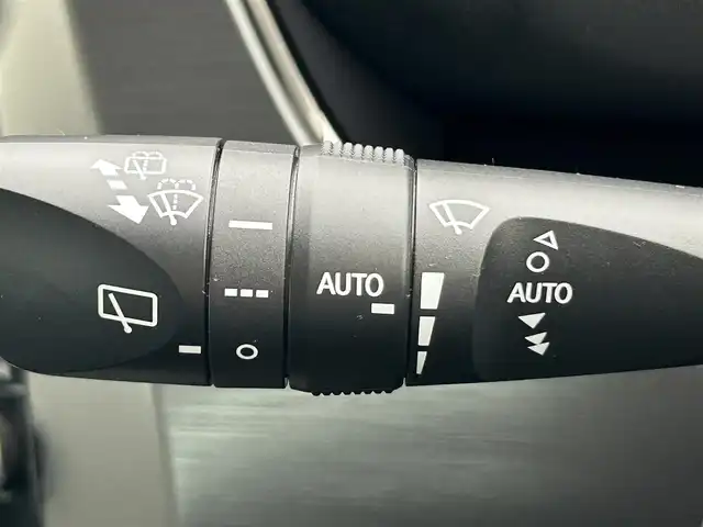 トヨタ プリウス A ツーリングセレ ブラックED 岡山県 2021(令3)年 4.6万km グレーメタリック 登録時走行距離45766km/純正ディスプレイオーディオ＆ナビゲーション/フルエアロ【モデリスタ】/全方位カメラ/衝突被害軽減システム/クリアランスソナー/レーダークルーズコントロール/合皮黒革パワーシート/シートヒーター/パーキングアシスト/横滑り防止装置/ETC/LEDヘッドライト/フォグランプ/オートライト/ウィンカーミラー/電動格納ミラー/純正アルミホイール/セーフティセンス/プッシュスタート/スマートキー/フロアマット/ドアバイザー/スペアキー
