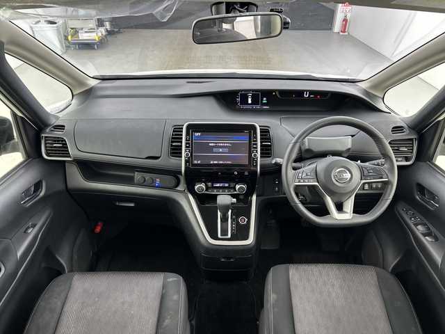日産 セレナ ハイウェイスター Vセレクション 愛知県 2018(平30)年 4.1万km ブリリアントホワイトパール 純正９インチナビ(MM517D-L)　/（フルセグTV/ＣＤ/ＤＶＤ/Ｂｌｕｅｔｏｏｔｈ）　/フリップダウンモニター　/全方位カメラ/衝突軽減ブレーキ/クルーズコントロール/コーナーセンサー/ＥＴＣ　/ドライブレコーダー　/パーキングアシスト　/両側パワースライドドア/ＬＥＤヘッドライト/フォグランプ/スマートキー/純正アルミホイール/純正フロアマット