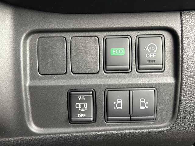 日産 セレナ ハイウェイスター Vセレクション 愛知県 2018(平30)年 4.1万km ブリリアントホワイトパール 純正９インチナビ(MM517D-L)　/（フルセグTV/ＣＤ/ＤＶＤ/Ｂｌｕｅｔｏｏｔｈ）　/フリップダウンモニター　/全方位カメラ/衝突軽減ブレーキ/クルーズコントロール/コーナーセンサー/ＥＴＣ　/ドライブレコーダー　/パーキングアシスト　/両側パワースライドドア/ＬＥＤヘッドライト/フォグランプ/スマートキー/純正アルミホイール/純正フロアマット