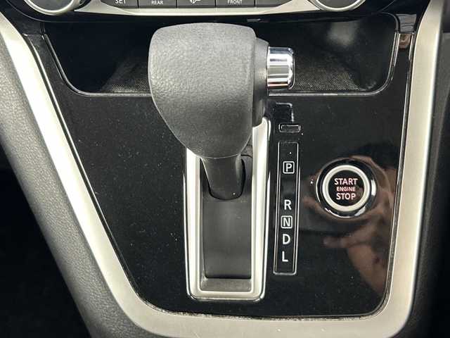日産 セレナ ハイウェイスター Vセレクション 愛知県 2018(平30)年 4.1万km ブリリアントホワイトパール 純正９インチナビ(MM517D-L)　/（フルセグTV/ＣＤ/ＤＶＤ/Ｂｌｕｅｔｏｏｔｈ）　/フリップダウンモニター　/全方位カメラ/衝突軽減ブレーキ/クルーズコントロール/コーナーセンサー/ＥＴＣ　/ドライブレコーダー　/パーキングアシスト　/両側パワースライドドア/ＬＥＤヘッドライト/フォグランプ/スマートキー/純正アルミホイール/純正フロアマット