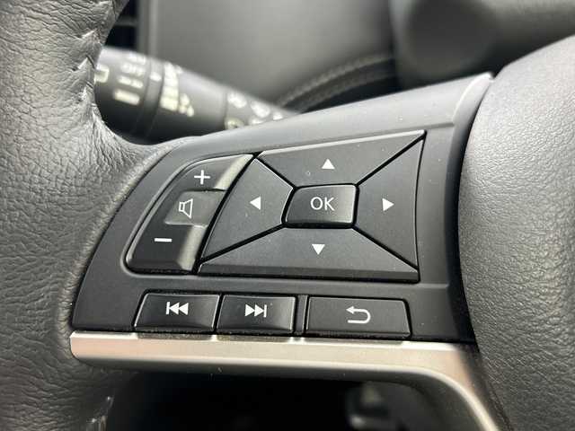 日産 セレナ ハイウェイスター Vセレクション 愛知県 2018(平30)年 4.1万km ブリリアントホワイトパール 純正９インチナビ(MM517D-L)　/（フルセグTV/ＣＤ/ＤＶＤ/Ｂｌｕｅｔｏｏｔｈ）　/フリップダウンモニター　/全方位カメラ/衝突軽減ブレーキ/クルーズコントロール/コーナーセンサー/ＥＴＣ　/ドライブレコーダー　/パーキングアシスト　/両側パワースライドドア/ＬＥＤヘッドライト/フォグランプ/スマートキー/純正アルミホイール/純正フロアマット