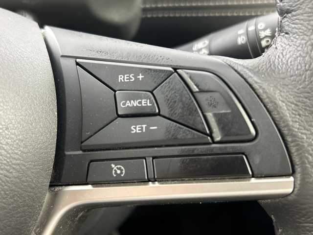 日産 セレナ ハイウェイスター Vセレクション 愛知県 2018(平30)年 4.1万km ブリリアントホワイトパール 純正９インチナビ(MM517D-L)　/（フルセグTV/ＣＤ/ＤＶＤ/Ｂｌｕｅｔｏｏｔｈ）　/フリップダウンモニター　/全方位カメラ/衝突軽減ブレーキ/クルーズコントロール/コーナーセンサー/ＥＴＣ　/ドライブレコーダー　/パーキングアシスト　/両側パワースライドドア/ＬＥＤヘッドライト/フォグランプ/スマートキー/純正アルミホイール/純正フロアマット