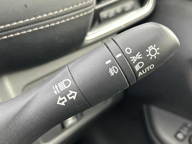日産 セレナ ハイウェイスター Vセレクション 愛知県 2018(平30)年 4.1万km ブリリアントホワイトパール 純正９インチナビ(MM517D-L)　/（フルセグTV/ＣＤ/ＤＶＤ/Ｂｌｕｅｔｏｏｔｈ）　/フリップダウンモニター　/全方位カメラ/衝突軽減ブレーキ/クルーズコントロール/コーナーセンサー/ＥＴＣ　/ドライブレコーダー　/パーキングアシスト　/両側パワースライドドア/ＬＥＤヘッドライト/フォグランプ/スマートキー/純正アルミホイール/純正フロアマット