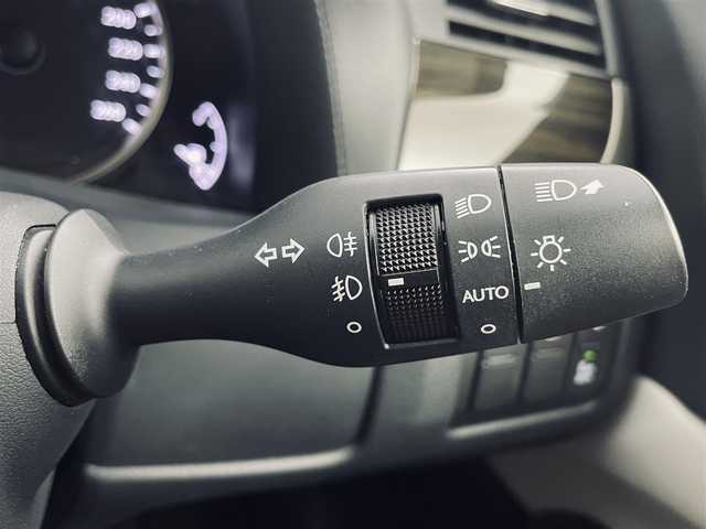 レクサス ＧＳ 350 Iパッケージ 道央・札幌 2015(平27)年 3.9万km ソニックチタニウム ・ワンオーナー/・４WD/・寒冷地仕様/・メーカーナビ/　CD/DVD/Blu-ray/SD/BT/フルセグ/・バックカメラ/・ステアリングスイッチ/・ビルトインETC/・前後ドライブレコーダー/・プリクラッシュセーフティ/・レーンキープアシスト/・レーダークルーズコントロール/・クリアランスソナー/・オートハイビーム/・BSM/・レザーシート/・前席パワーシート/・前席エア/シートヒーター/・電動リアトランク/・キセノンヘッドライト/・フォグライト/・ヘッドライトウォッシャー/・プッシュスタート/・スマートキー/・純正フロアマット/・ドアバイザー/・純正AW付スタッドレス積込/　225/50/R17