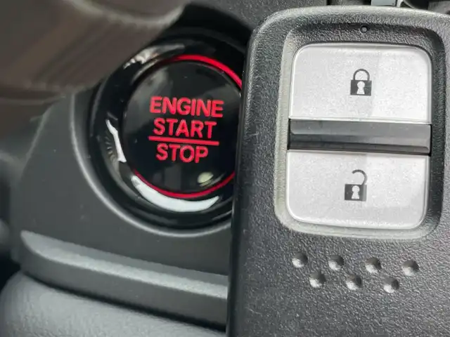 ホンダ ＷＲ－Ｖ Z+ ブラックスタイル 群馬県 2025(令7)年 0.1千km クリスタルブラックパール 登録済み未使用車/ホンダセンシング/・衝突軽減ブレーキ/・アダプティブクルーズコントロール/・車線維持支援/・踏み間違い衝突軽減システム/・パーキングセンサー/・先行車発進お知らせ/・標識認識/・オートハイビーム/純正9インチホンダコネクトナビ/　　Bluetooth/フルセグ/FM/AM/    AppleCarPlay/AndroidAuto/BLACKSTYLE/バックカメラ/ハーフレザーシート/オートLEDヘッドライト/フォグランプ/純正17AW/革巻きステアリング