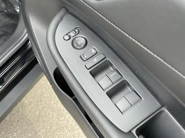 ホンダ ＷＲ－Ｖ Z+ ブラックスタイル 群馬県 2025(令7)年 0.1千km クリスタルブラックパール 登録済み未使用車/ホンダセンシング/・衝突軽減ブレーキ/・アダプティブクルーズコントロール/・車線維持支援/・踏み間違い衝突軽減システム/・パーキングセンサー/・先行車発進お知らせ/・標識認識/・オートハイビーム/純正9インチホンダコネクトナビ/　　Bluetooth/フルセグ/FM/AM/    AppleCarPlay/AndroidAuto/BLACKSTYLE/バックカメラ/ハーフレザーシート/オートLEDヘッドライト/フォグランプ/純正17AW/革巻きステアリング