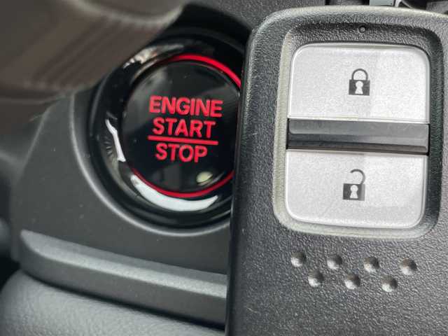 ホンダ ＷＲ－Ｖ Z+ ブラックスタイル 群馬県 2025(令7)年 0.1千km クリスタルブラックパール 登録済み未使用車/ホンダセンシング/・衝突軽減ブレーキ/・アダプティブクルーズコントロール/・車線維持支援/・踏み間違い衝突軽減システム/・パーキングセンサー/・先行車発進お知らせ/・標識認識/・オートハイビーム/純正9インチホンダコネクトナビ/　　Bluetooth/フルセグ/FM/AM/    AppleCarPlay/AndroidAuto/BLACKSTYLE/バックカメラ/ハーフレザーシート/オートLEDヘッドライト/フォグランプ/純正17AW/革巻きステアリング