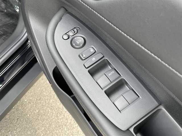 ホンダ ＷＲ－Ｖ Z+ ブラックスタイル 群馬県 2025(令7)年 0.1千km クリスタルブラックパール 登録済み未使用車/ホンダセンシング/・衝突軽減ブレーキ/・アダプティブクルーズコントロール/・車線維持支援/・踏み間違い衝突軽減システム/・パーキングセンサー/・先行車発進お知らせ/・標識認識/・オートハイビーム/純正9インチホンダコネクトナビ/　　Bluetooth/フルセグ/FM/AM/    AppleCarPlay/AndroidAuto/BLACKSTYLE/バックカメラ/ハーフレザーシート/オートLEDヘッドライト/フォグランプ/純正17AW/革巻きステアリング