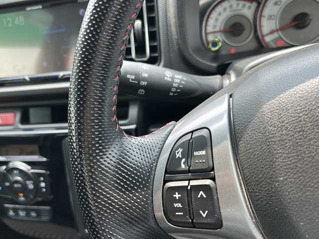 スズキ アルト ワークス 福島県 2016(平28)年 12万km ピュアレッド 純正ディスプレイオーディオ/（USB&BT&AMFM）/純正15inアルミホイール/オートライト/ＬＥＤライト/フォグランプ/ウィンカーミラー/電動格納ミラー/スマートキー/プッシュスタート/Ｗエアバッグ/横滑り防止装置/ＡＢＳ/純正ドアバイザー/フロアマット/保証書/取扱説明書/純正レカロシート/ステアリングスイッチ
