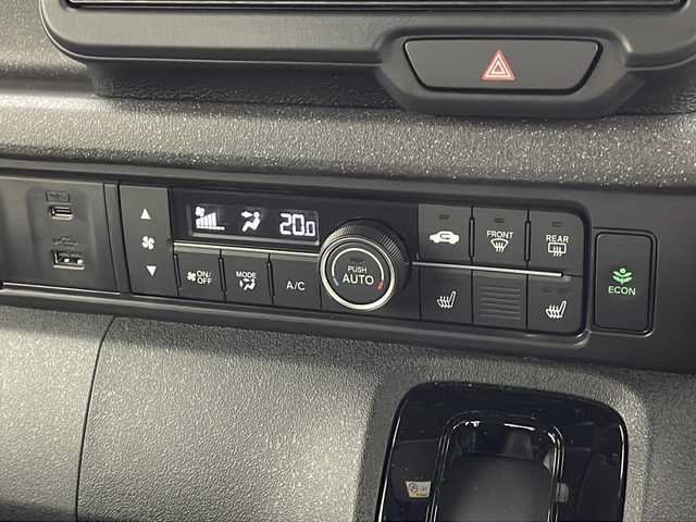 ホンダ Ｎ ＢＯＸ カスタム 千葉県 2024(令6)年 0.4万km クリスタルブラックパール Gathersディスプレイオーディオ/Honda SENSING/追従クルーズコントロール/レーンキープアシスト/衝突軽減ブレーキ/オートマチックハイビーム/LEDヘッドライト/バックカメラ/前側ドライブレコーダー/ビルトインETC/前席シートヒーター/スマートキー/プッシュスタート